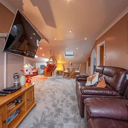 Premium 2Nd Floor 2 Bed Apt Sleeps 4 Adults In Oban Town ภายนอก รูปภาพ